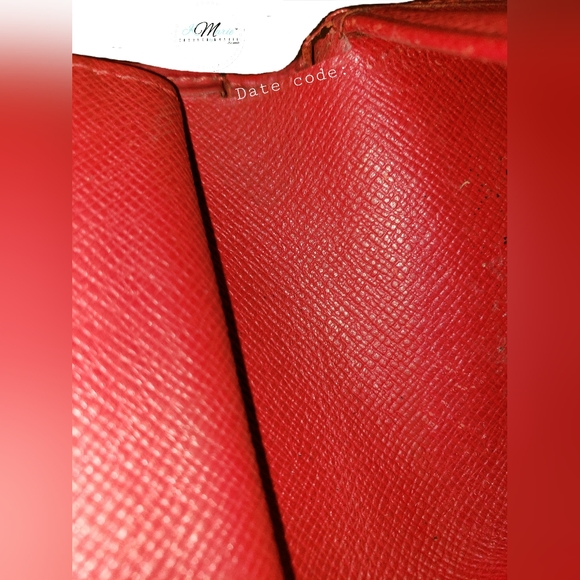 Authentic Louis Vuitton Porte-Billets Compact - Picture 8 of 8